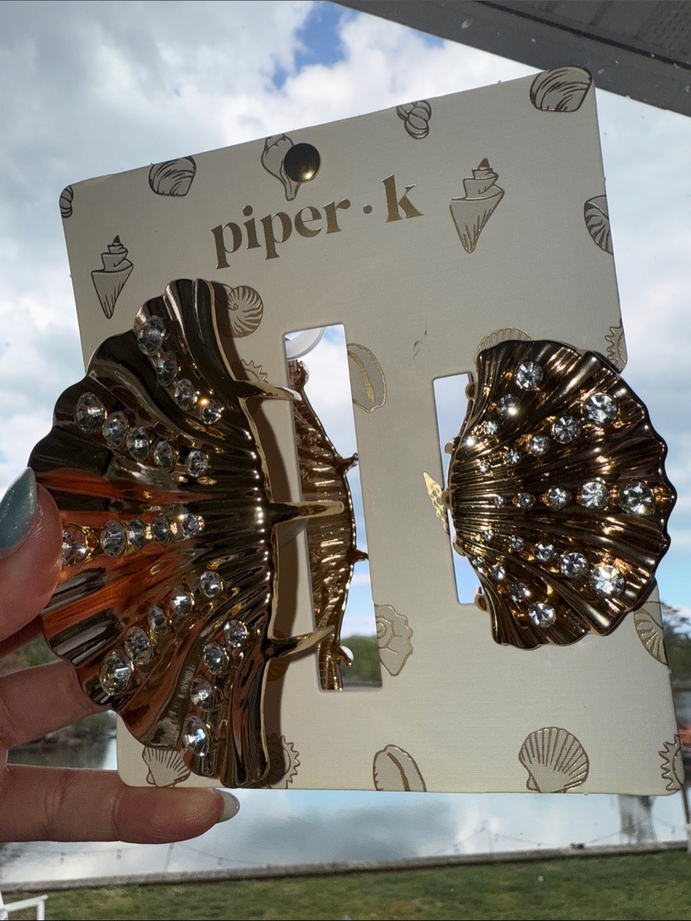 Piper.k Gold Shell Hair Clips with Rhinestones